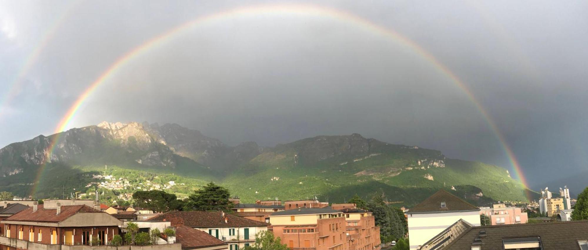 Bright Penthouse Close To Center With Terrace And Lake View Lecco Dış mekan fotoğraf